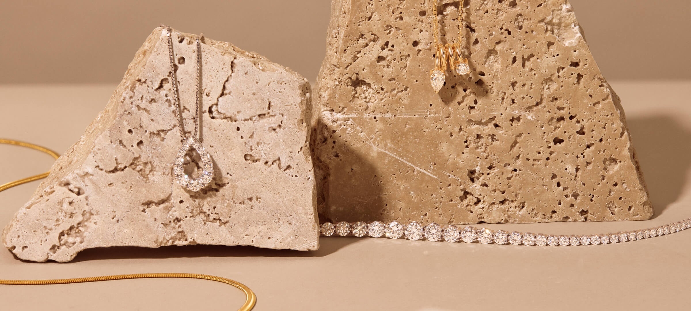 Necklaces & Pendants
