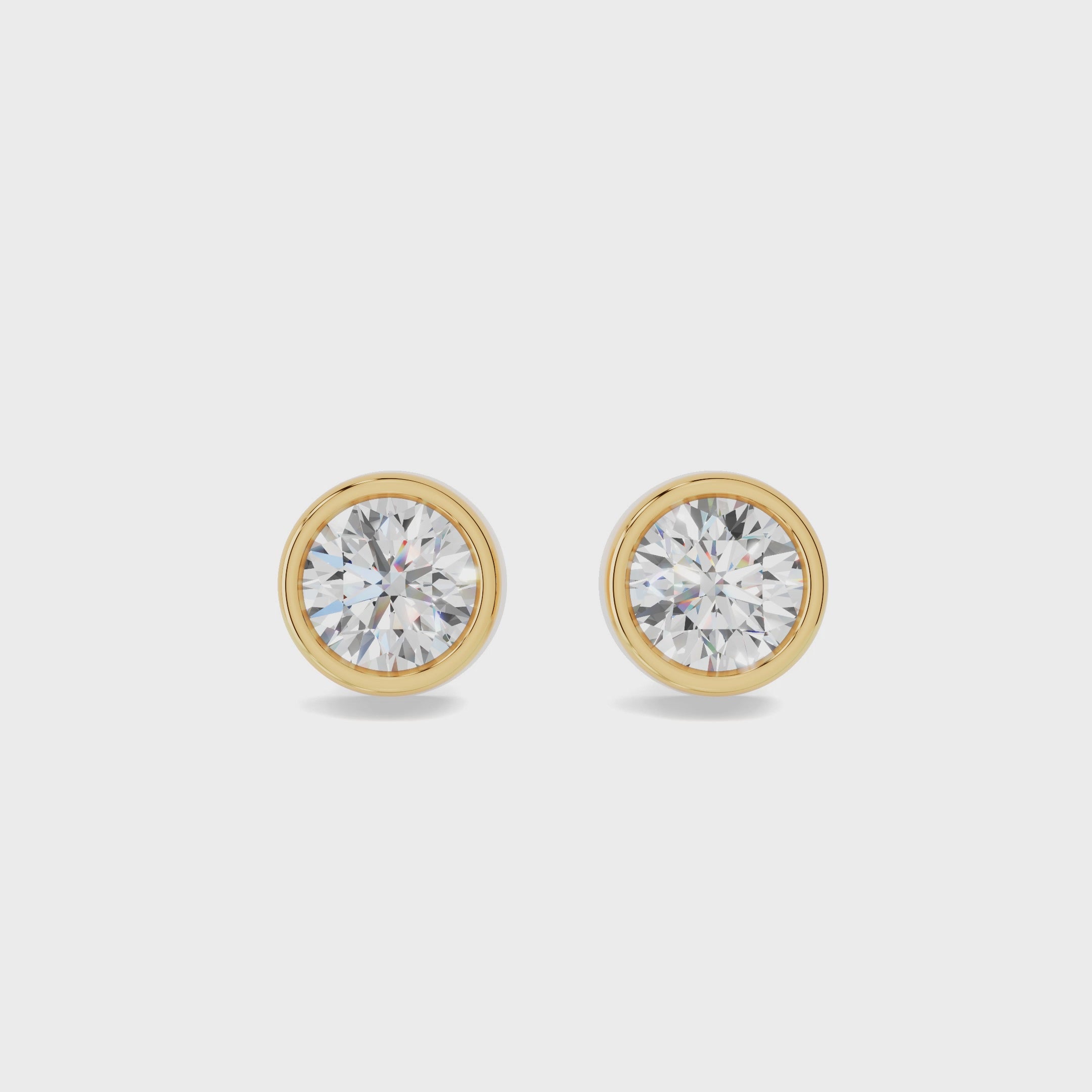 Round Diamond Stud Earrings